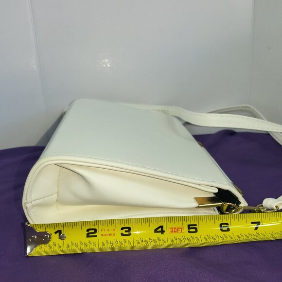 Lt Cream Colored Leather Handbag with Adjustable Crossbody Strap 8"X7" - Picture 4 of 7